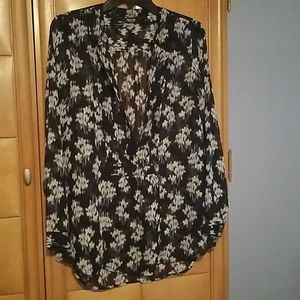 🌴 SIMPLY VERA BY VERA WANG TOP LONG SLEEVE SHEER BLACK FLORAL PRINT SIZE SMALL